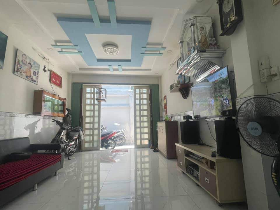 Nhà mới ở luôn Trịnh Đình Thảo, quận Tân Phú, 90m2, chỉ 6tỷ2 giá đầu tư.