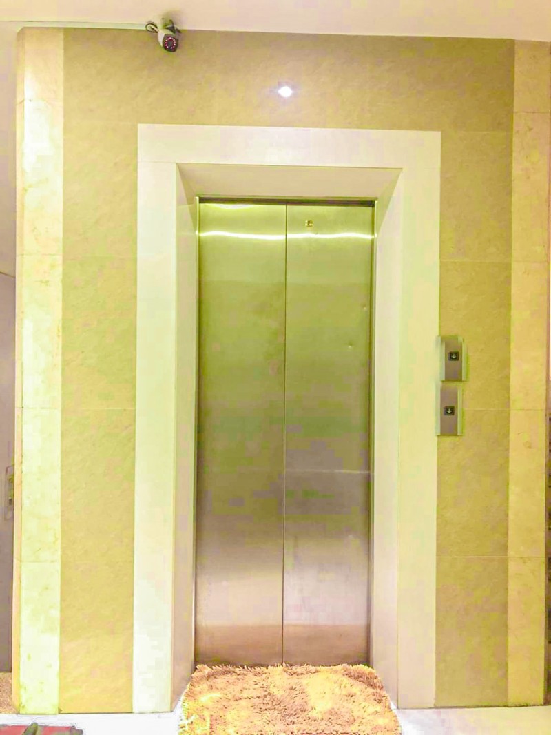 Bán nhà VIP Quận Bình Thạnh, ngang gần 9m, 5 tầng(( thang máy).