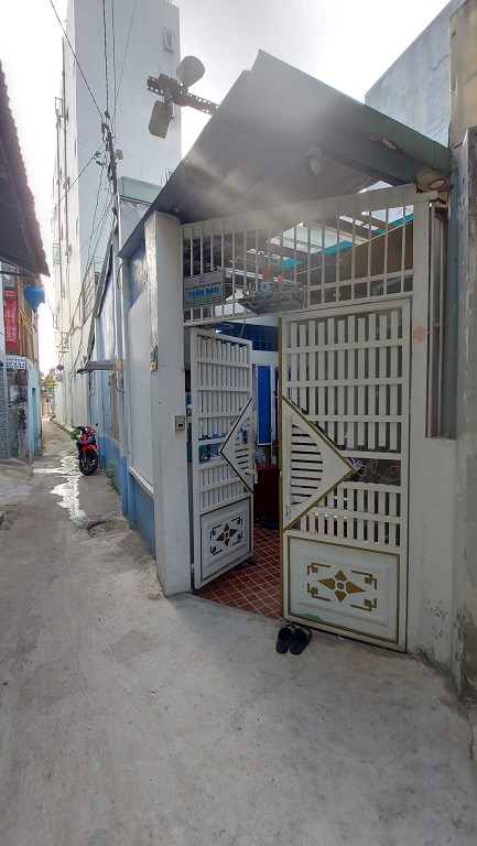 Cần bán nhà hẻm ba gác, hẻm cụt, an ninh, yên tĩnh, cách MT Nguyễn Tuyển 35m