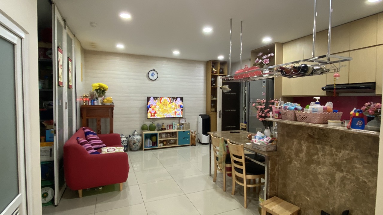Giá tốt chung cư Oriental Plaza, Tân Phú, 90m2.