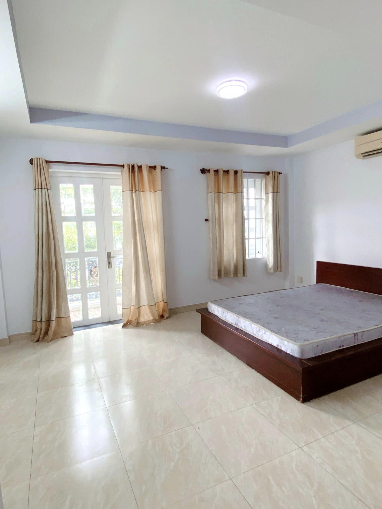 SIÊU HIẾM, SIÊU RẺ, NHÀ MẶT TIỀN KINH DOANH, LỘ 20m, VỈA HÈ 6m, 148m2, NHỈNH 11 TỶ, NHÀ BÈ, QUẬN 7