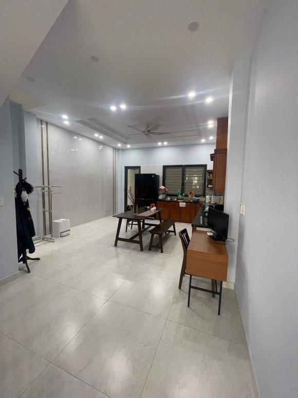 Cần bán gấp căn hộ chung cư 51 đường số 14, phường Tân Phong, KDC ven sông Quận 7