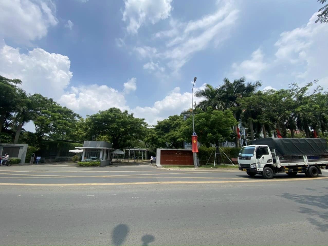 Nền biệt thự KDC Phú Nhuận, cạnh UBND Q12, diện tích 152.5m2, sổ đỏ cá nhân, giá 52tr/m2
