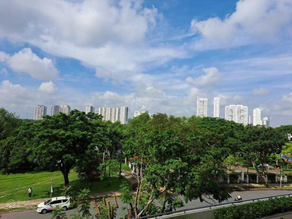 Bán penthouses 160m2 mặt đường Nguyễn Đức Cảnh. Khu vực VIP nhất Phú Mỹ Hưng, Q7