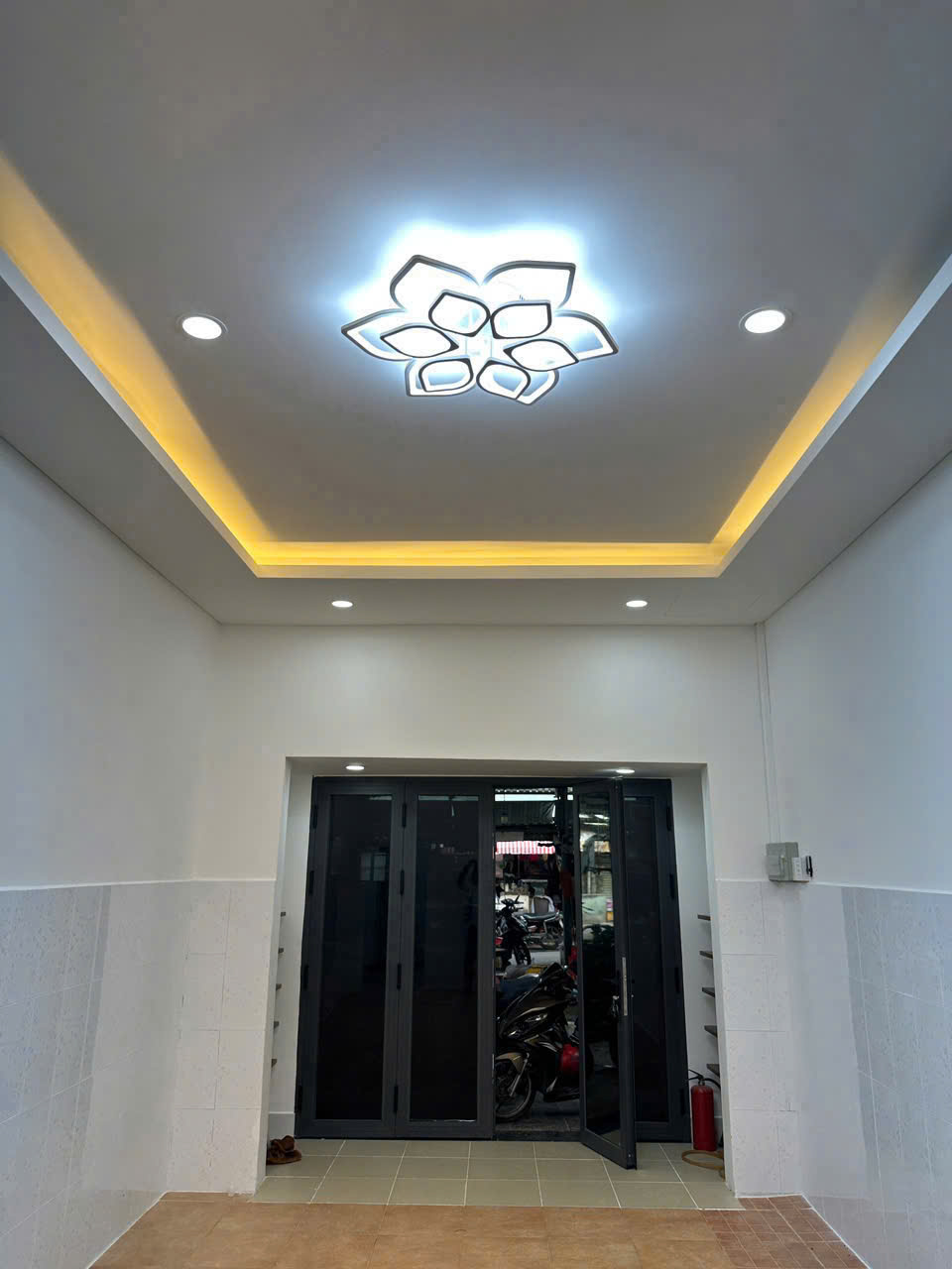 CHO THUÊ NHÀ NGUYÊN CĂN  54.1m2, GẦN ĐƯỜNG CHỢ, GẦN ĐƯỜNG LỚN