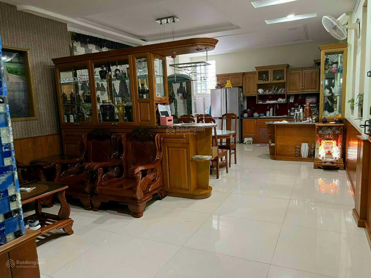 Bán nhà mặt tiền hẻm Lê Thị Hồng, Phường 17, Quận Gò Vấp vị trí ngay chợ thuận tiện kinh doanh siêu đỉnh