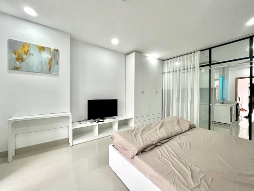 Cần Cho thuê 3 phòng đẹp tại  tòa nhà, ngay trung tâm Quận Tân Bình giáp Phú Nhuận