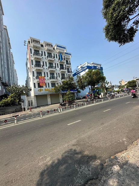 Bán nhà MẶT TIỀN hiếm, ĐƯỜNG TÂY THẠNH, Tân Phú DT 105m2, 12tỷxxx