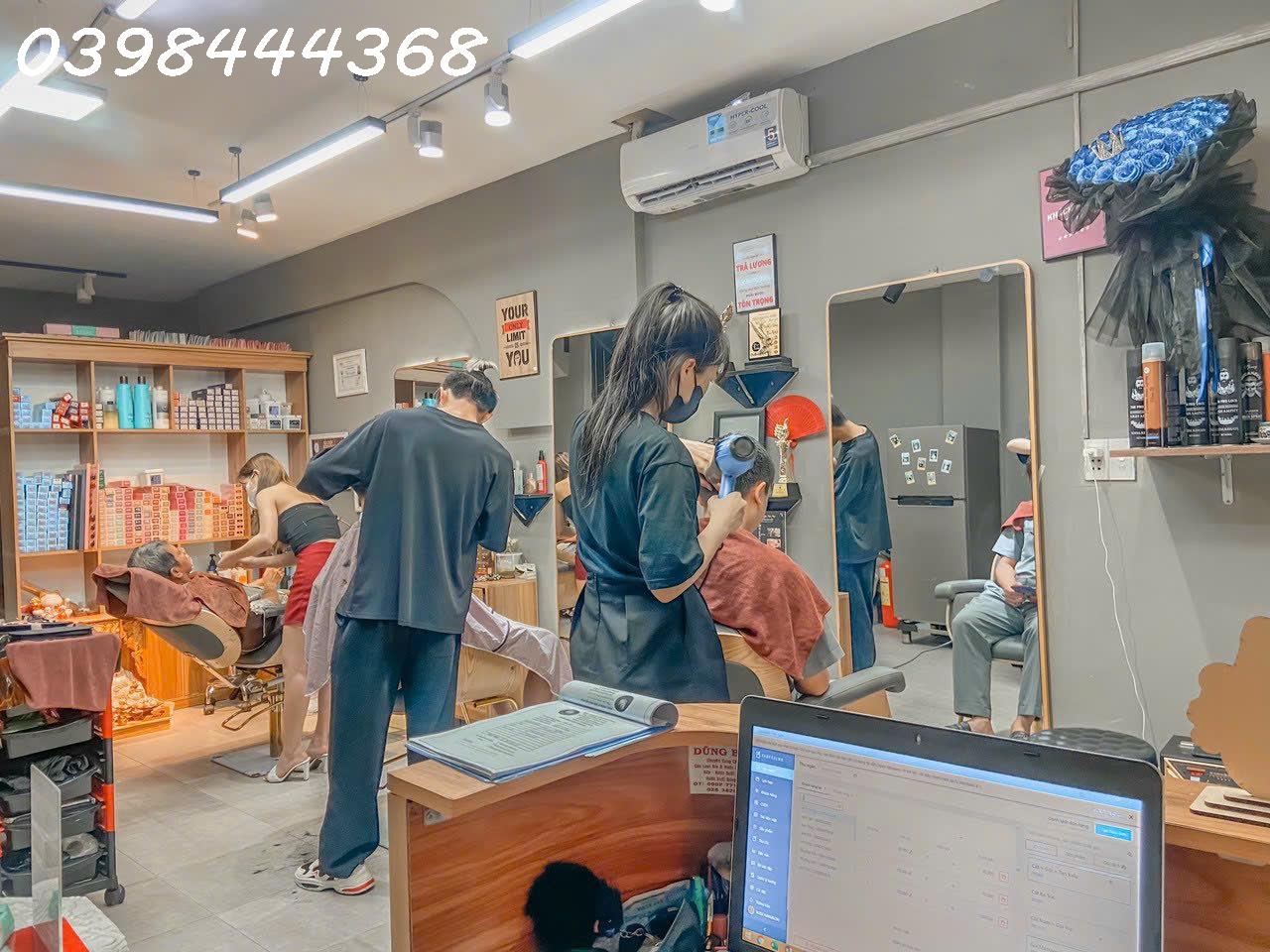 Chủ đi lấy chồng nước ngoài cần sang lại cửa hàng tóc nam nữ gấp tại đường 45, phường 6, quận 4, TP. Hồ Chí Minh