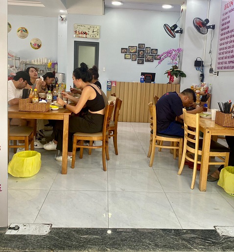Sang quán bún bò huế 2 mặt tiền số 26 Thành Công ,Tân Phú, có giấy phép kinh doanh
