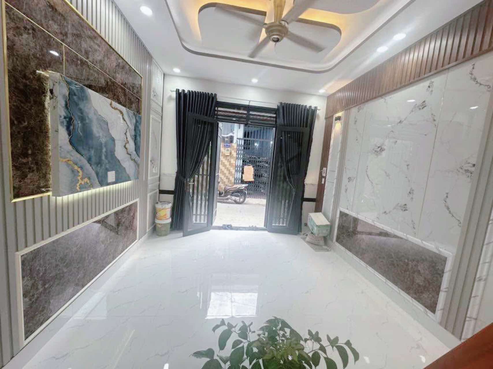Nhà mới full nt 38m2-3tang hxh thông sát mt Tân Chánh Hiệp 3 Q12 - 5 tỷ nhỉnh 0932030061