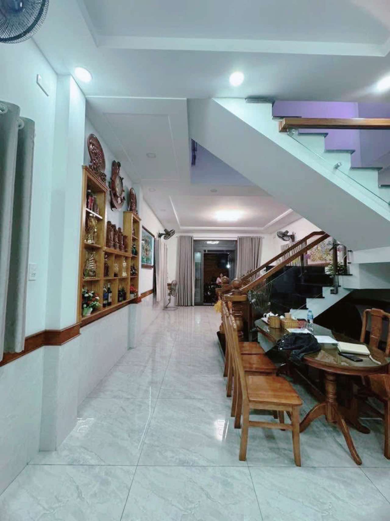 Bán nhà đường 8m thông tứ tung 56m2-2tang ngay Bến Xe Hiệp Thành Q12 , 5 tỷ nhỉnh 0932030061
