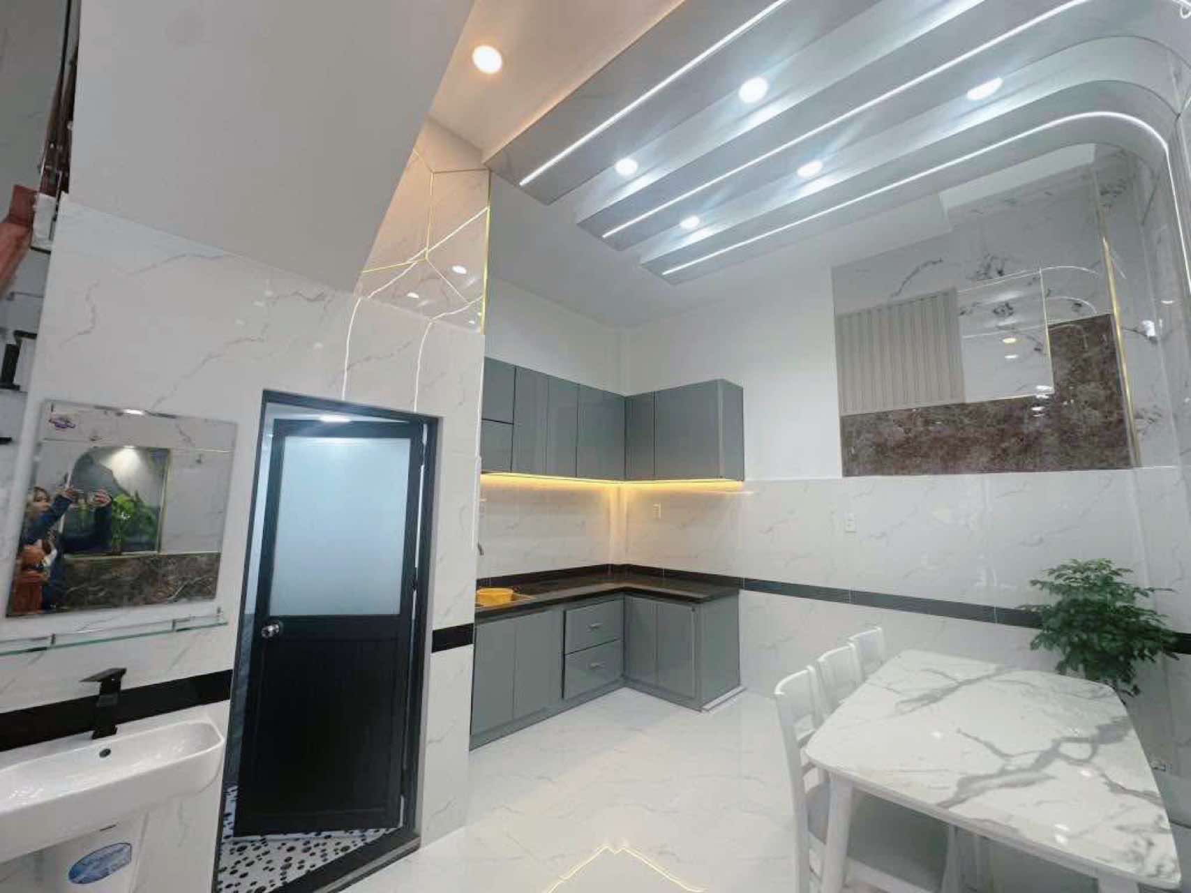 Nhà mới full nt 38m2-3tang hxh thông sát mt Tân Chánh Hiệp 3 Q12 - 5 tỷ nhỉnh 0932030061