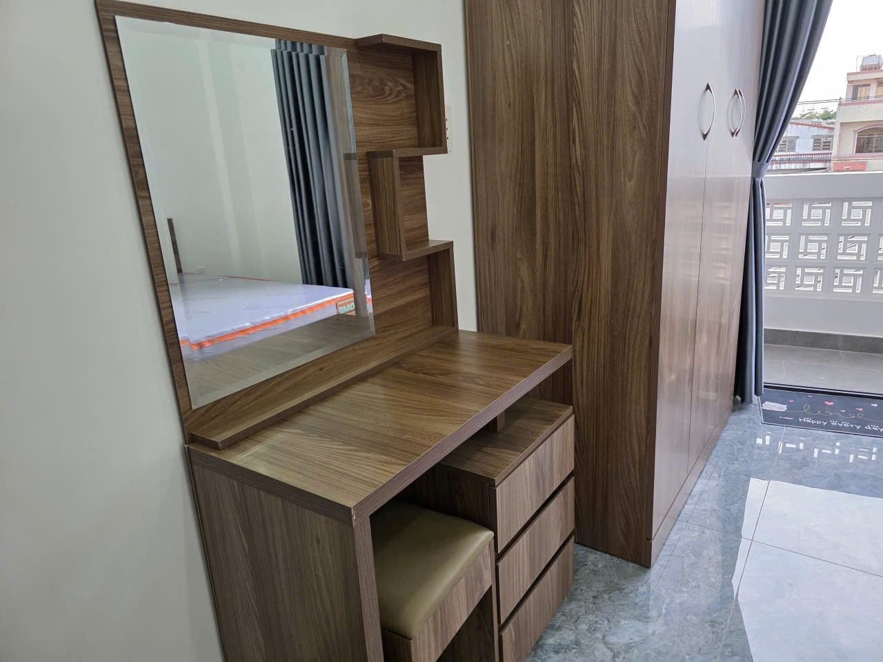 CHUYỂN CÔNG TÁC CẦN BÁN NHÀ MỚI XÂY, THIẾT KỆ HIỆN ĐẠI SANG TRỌNG, DTSD 300m2, P.TÂN TẠO(MỚI)