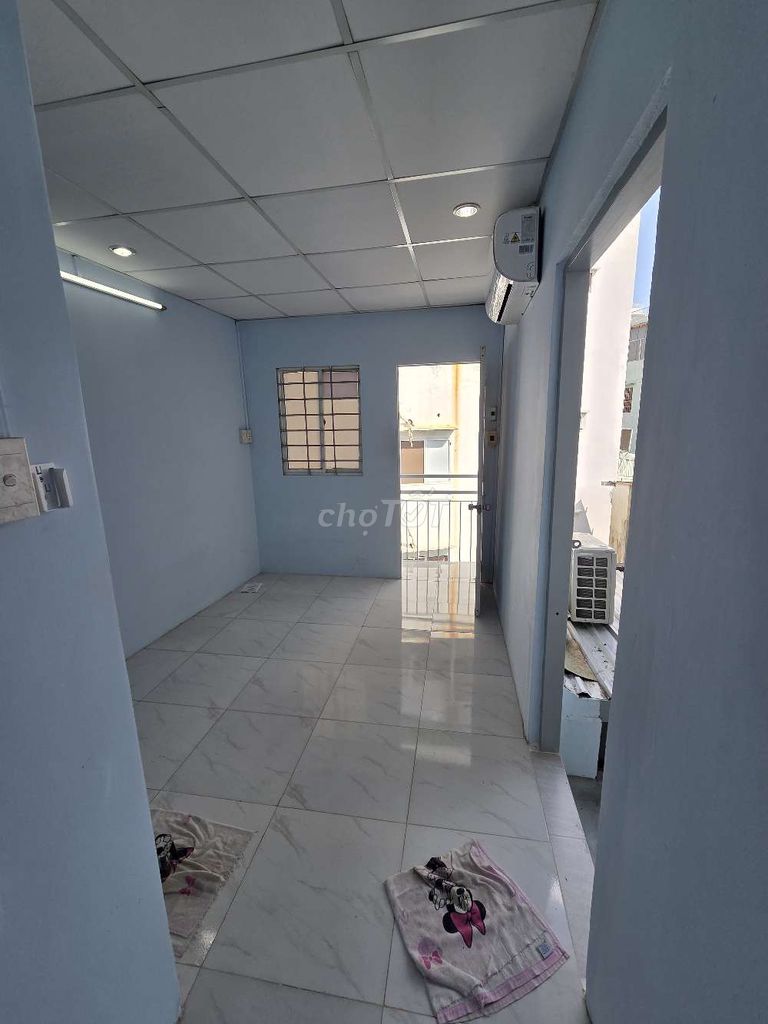 Phòng trọ kiểu cc mini Q.4 có ban công, chỉ hơn 3Tr/tháng,rộng rãi, sạch sẽ.