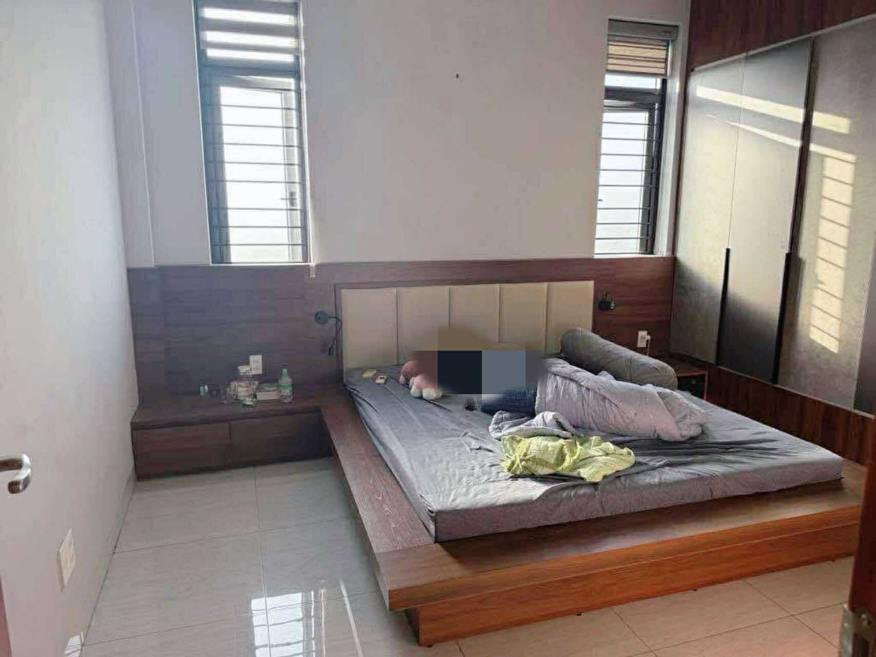 Nhà đẹp Lê Thị Riêng Q12 - đường 12m - 63m2-4tang -tặng full cửa gỗ đỏ quý - 8 tỷ nhỉnh 0932030061